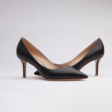Black 01 calfskin pumps